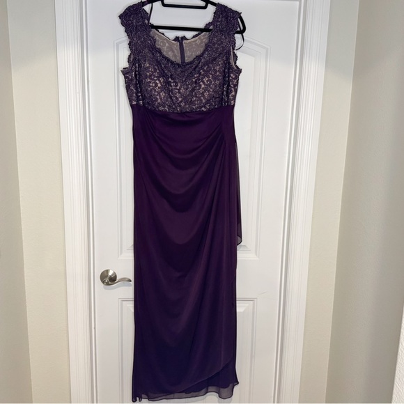 Xscape Plum Lace Evening Gown – Size 16W - Picture 1 of 6